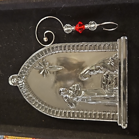 Waterford crystal nativity ornament. - Picture 3 of 3